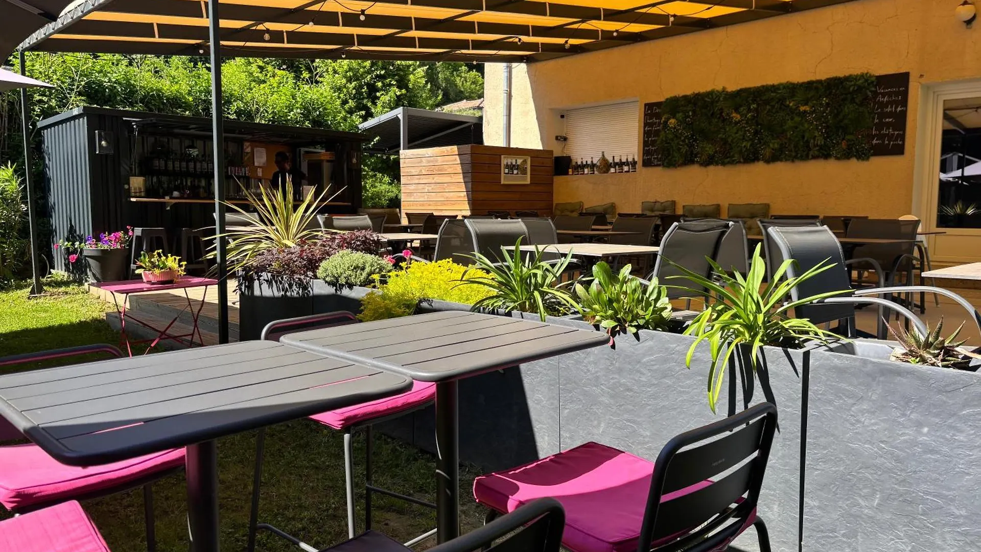 Hotel Restaurant La Desirade Saint-Désirat