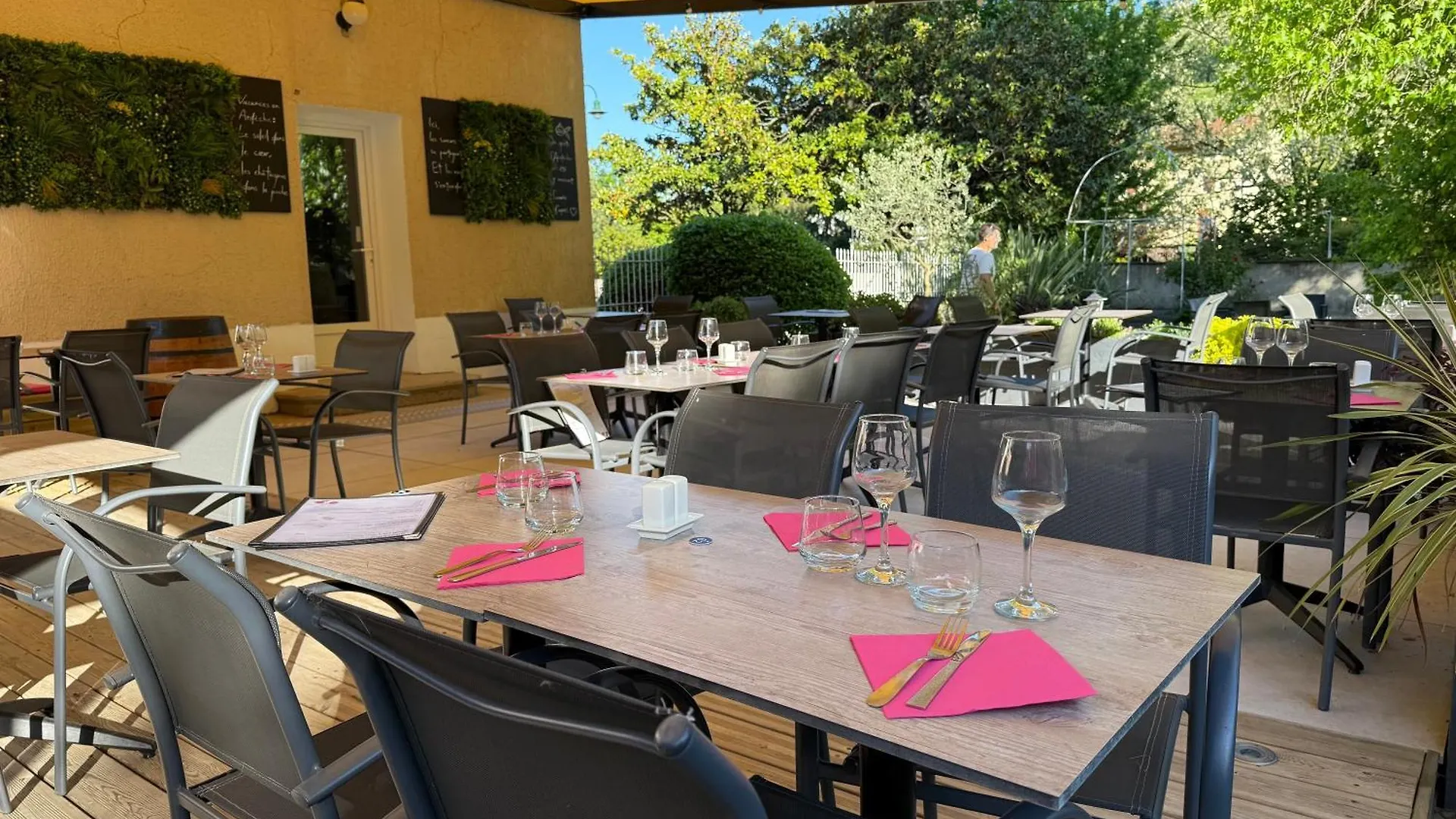 ***  Hotel Restaurant La Desirade Saint-Désirat Frankrijk